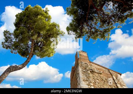 Chiesa Romanica di Santarcangelo di romagna Banque D'Images