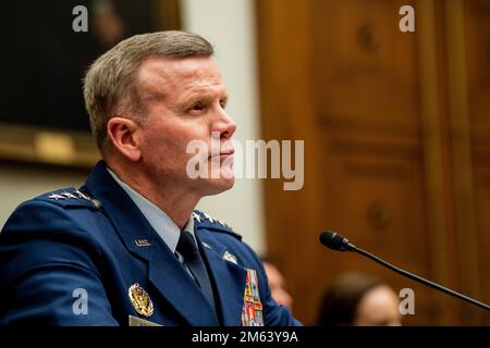 Général de la Force aérienne Tod D. Wolters, commandant, États-Unis Le Commandement européen et le Commandant suprême des forces alliées en Europe de l'OTAN ont témoigné lors d'une audience du Comité des services armés de la Chambre sur les défis de sécurité nationale et l'activité militaire américaine en Europe, 2118 Rayburn House Office Building, Washington, D.C. Banque D'Images