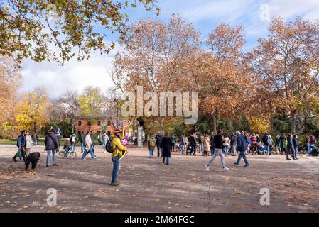 Parc Buen Retiro Grand parc public à Madrid Espagne le 11 décembre 2022 Banque D'Images