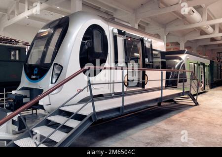 Musée du chemin de fer basque avec des véhicules tels que des locomotives à vapeur, diesel et électriques, des automobiles et divers types de wagons. Chemin de fer d'Urola Banque D'Images