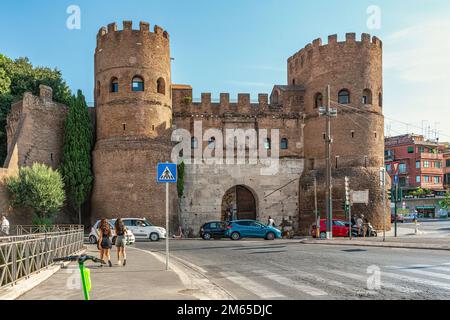 Porta San Paolo. Partie du mur Aurelian et siège du musée via Ostiense. Rome, Latium, Italie, Europe Banque D'Images