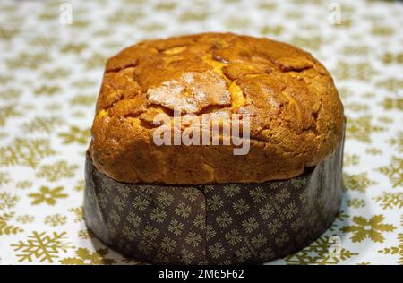 Pain doux orthodoxe de Pâques. Gâteau de Noël italien traditionnel. Banque D'Images