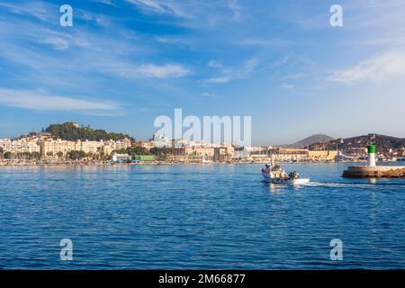 Vue panoramique sur le port de Carthagène par temps ensoleillé Banque D'Images