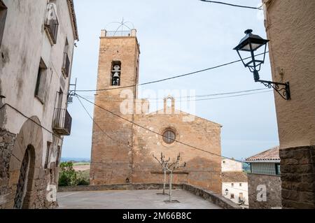 Église de Sant Pere de Cubells, Une église d'origine romane avec une nef unique très austère. Le bâtiment d'origine a été érigé entre la fin de l'année Banque D'Images