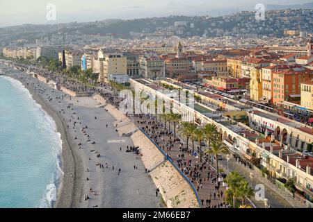 Vue sur la Promenade des Anglais. Nice, France - décembre 2022 Banque D'Images