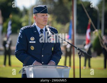 SHAPE, Belgique – SHAPE organise une cérémonie de passation de commandement où le général Christopher Cavoli, Commandant suprême des forces alliées en Europe (SACEUR), prend le commandement du général SACEUR Tod D. Wolters. Au cours de la cérémonie, le général Cavoli est devenu le SACEUR 20th lors d'une cérémonie présidée par le Secrétaire général de l'OTAN, Jens Stoltenberg. (Photo OTAN par Spécialiste des communications de masse 1st classe Brett Dodge) Banque D'Images