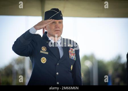 SHAPE, Belgique – SHAPE organise une cérémonie de passation de commandement où le général Christopher Cavoli, Commandant suprême des forces alliées en Europe (SACEUR), prend le commandement du général SACEUR Tod D. Wolters. Au cours de la cérémonie, le général Cavoli est devenu le SACEUR 20th lors d'une cérémonie présidée par le Secrétaire général de l'OTAN, Jens Stoltenberg. (Photo OTAN par Spécialiste des communications de masse 1st classe Brett Dodge) Banque D'Images