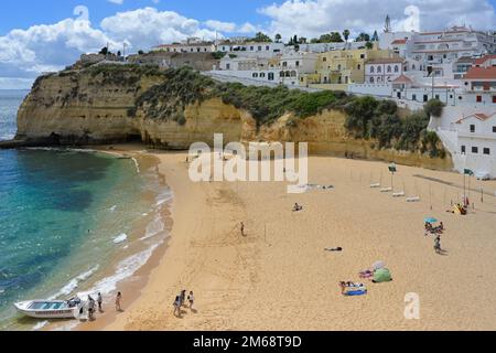 Plage de Carvoeiro, municipalité de Lagoa, Algarve, Portugal Banque D'Images