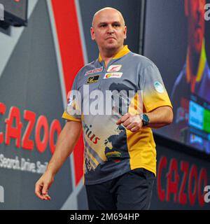 LONDRES, ROYAUME-UNI - DÉCEMBRE 21 : Darius Labanauskas, de Lituanien, réagit pendant le septième jour du Championnat du monde des fléchettes de Cazoo au Palais Alexandra sur 21 décembre 2022 à Londres, en Angleterre. (Photo de Pieter Verbeek/BSR Agency) Banque D'Images