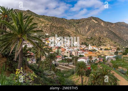 DAS Tal und der Ort Vallehermoso, la Gomera, Kanarische Inseln, Espagnol | Vallehermoso village et vallée, la Gomera, Îles Canaries, Espagne Banque D'Images