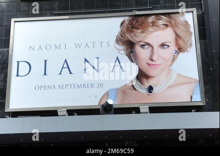 Célébrités arrivant à la première du film DIANA. © FAMA Banque D'Images