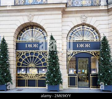 Boutique de luxe Dior sur la place Vendôme à Paris, France Banque D'Images