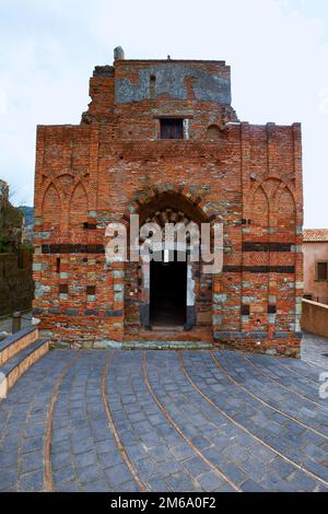 Roman Basilika Santi Pietro e Paolo di Agro, Casalvicchio Siculo, Sizilien, Italie Banque D'Images