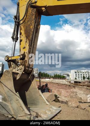 Pelle hydraulique sur bras Banque D'Images