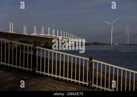 FEMME POLDER - l'Oosterscheldekering. 31 janvier marque le 70th anniversaire de la catastrophe des inondations aux pays-Bas. Aux pays-Bas, 1836 personnes sont mortes lorsque des parties de la Hollande du Sud, de la Zélande et du Brabant du Nord ont été inondées le 1 février 1953. ANP ROBIN VAN LONKHUIJSEN pays-bas sortie - belgique sortie Banque D'Images