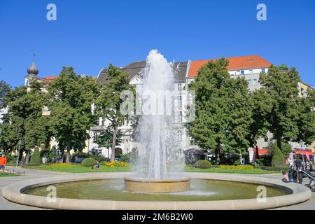 Fontaine, Viktoria-Luise-Platz, Schoeneberg, Berlin, Allemagne Banque D'Images