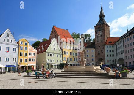 Marienbrunnen, Schmalzturm, place principale, ville historique, Landsberg am Lech, Haute-Bavière, Bavière, Allemagne Banque D'Images