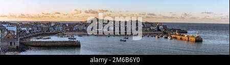 St Ives - 30 mai 2022 : ville côtière pittoresque de St Ives en Cornouailles, Angleterre. Banque D'Images