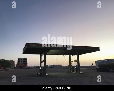 Maroc, Sahara occidental, Barbas, station-service Banque D'Images