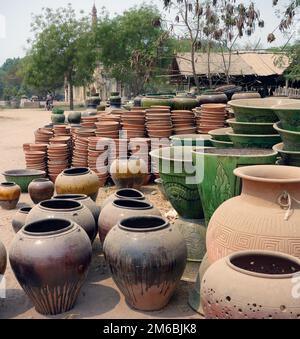 Pots d'argile à Bagan, Myanmar Banque D'Images