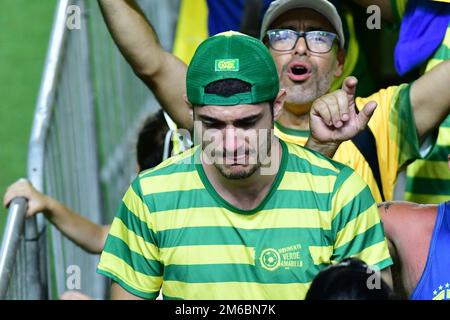 Santos, Santos, SP, Brésil. 2nd janvier 2023. SANTOS, SP - JANVIER 2 : des cris de fan lors des funérailles de Pelé, légende du football, au stade Vila Belmiro sur 2 janvier 2023 à Santos, Brésil. La légende brésilienne du football s'est éloignée du cancer. (Credit image: © Leandro Bernardes/PX Imagens via ZUMA Press Wire) Banque D'Images