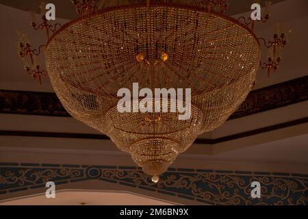 chandelier dans une mosquée en égypte à charm el-cheikh Banque D'Images