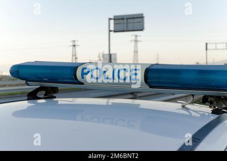 Feux bleus clignotants de la voiture de police Banque D'Images
