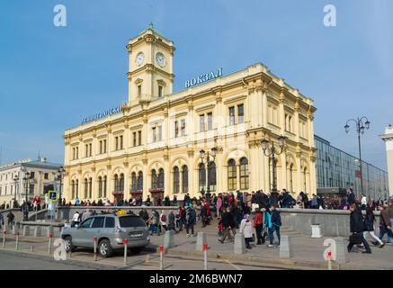 Moscou, Russie - avril 14,2016. La gare de Leningradsky. Monument a été construit en 1849 Banque D'Images