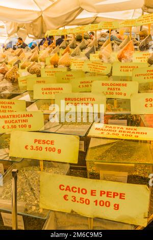 Herbes séchées pour les plats de pâtes italiennes Banque D'Images