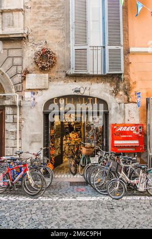 Magasin de vélos et atelier de collalti historique Banque D'Images