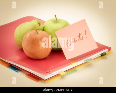 Présenter des fruits et des messages pour careing travail dur. Banque D'Images