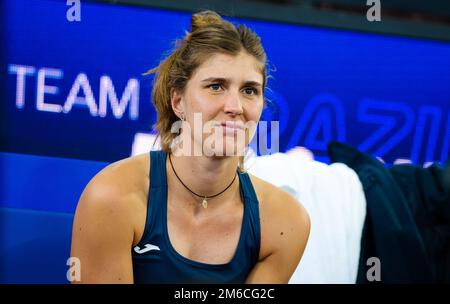 Beatriz Haddad Maia du Brésil regarde ses coéquipiers au tournoi de tennis de la coupe unie de Brisbane 2023 sur 1 janvier 2023 à Brisbane, Australie - photo : Rob Prange/DPPI/LiveMedia Banque D'Images