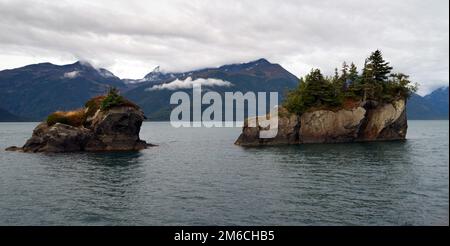 Rock Buttes Open Water Winter Ocean Alaska Resurrection Bay Banque D'Images