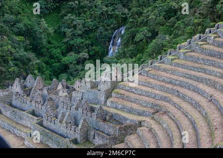 Magique antique ruines sur le chemin à Machu Picchu, Pérou Banque D'Images