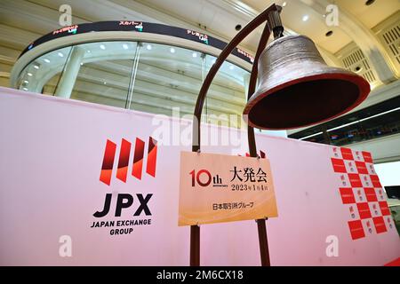 Tokyo, Japon. 4th janvier 2023. Une vue de la cloche pendant la cérémonie pour marquer le premier jour de l'année à la Bourse de Tokyo, le 4 janvier 2023, à Tokyo, Japon. (Image de crédit: © POOL via ZUMA Press Wire) Banque D'Images