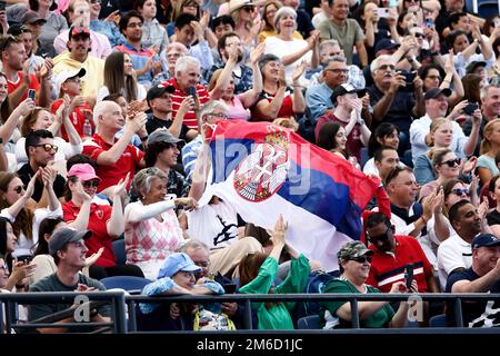 Adélaïde, le 3 janvier 2023. Les fans serbes réagissent lors du match de tennis international d'Adélaïde entre Novak Djokovic de Serbie et constant Lestienne de France à Memorial Drive sur 03 janvier 2023 à Adélaïde, en Australie. Crédit : Peter Mundy/Speed Media/Alay Live News Banque D'Images