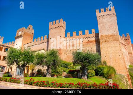 Gradara village fortifié murs - Pesaro Marche monument italien Banque D'Images