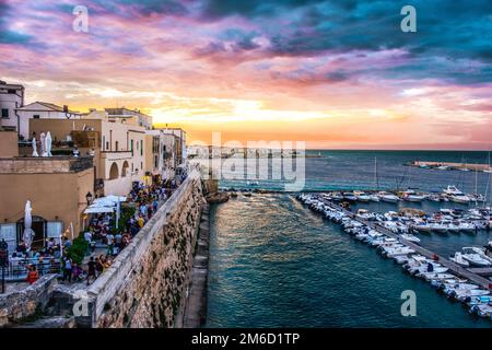 Salento Otranto Pouilles Pouilles Italie Contexte L'Italie du sud village ville coucher du soleil Banque D'Images