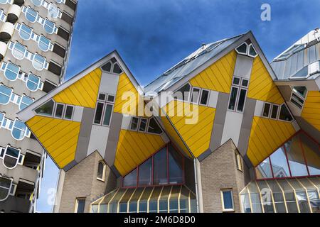 ROTTERDAM, PAYS-BAS - 8 novembre 2018 : Maisons du Cube. Un ensemble de maisons innovantes conçu par arc Banque D'Images