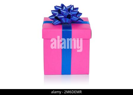 Cadeau de Noël cadeau d'anniversaire boîte rose ruban isolé sur blanc Banque D'Images