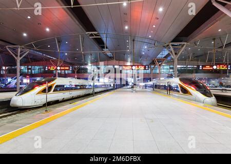 Fuxing trains à grande vitesse Gare de Tianjin en Chine Banque D'Images