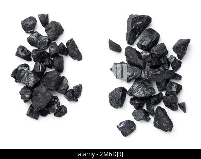 Pile de charbon noir isolée sur fond blanc Banque D'Images
