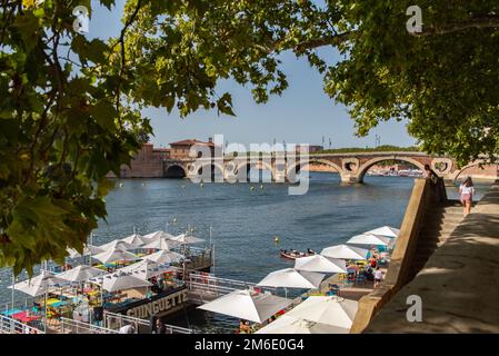 Toulouse, France : 2019 septembre 15 : la Garonne et ses ponts à Toulouse dans la haute-Garonne, O Banque D'Images