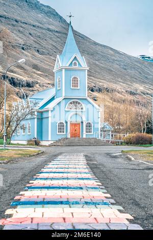 Seydisfjordur Islande - 16 mai. 2017 : Église du centre-ville de Seydisfjordur dans l'est de l'Islande. Banque D'Images