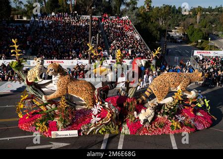 Pasadena, Californie, États-Unis. 2nd janvier 2023. La roseraie annuelle de 134th se tient à Pasadena, Californie, 2 janvier 2023. (Image de crédit : © Dominick Sokotoff/ZUMA Press Wire) Banque D'Images