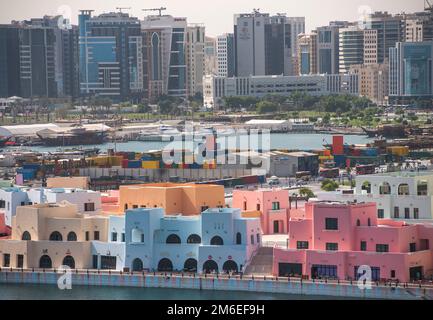 La corniche du district de Mina à Doha, au Qatar Banque D'Images