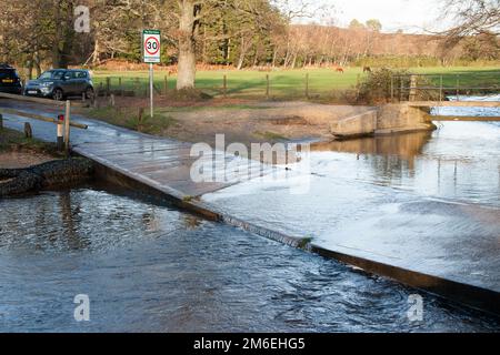 ford Dockens Water Ibsley New Forest Hampshire Angleterre Royaume-Uni Banque D'Images