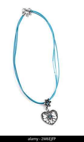 Collier à ficelle ou à corde métallique isolé sur fond blanc Banque D'Images