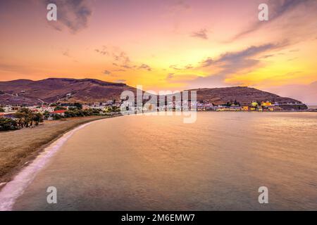 Korissia coucher de soleil dans l'île de Kea, Grèce Banque D'Images