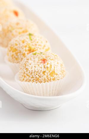 Saison d'hiver spécial Punjabi traditionnel Mithai jusqu'à Bhugga ou Til Bugga est fait de graines de sésame grillées à sec avec Mava, Khoya, Jaggery, Mawa, gord, Des Banque D'Images